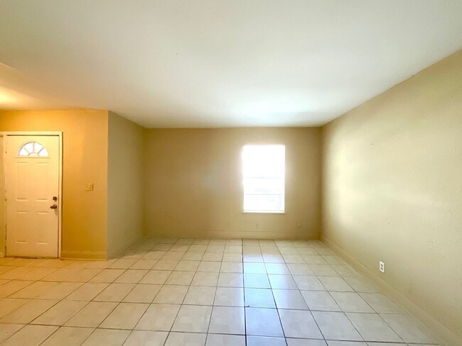 Building Photo - Available NOW! Prime Location 3-Bedroom, 2-Bath Home In Converse!!