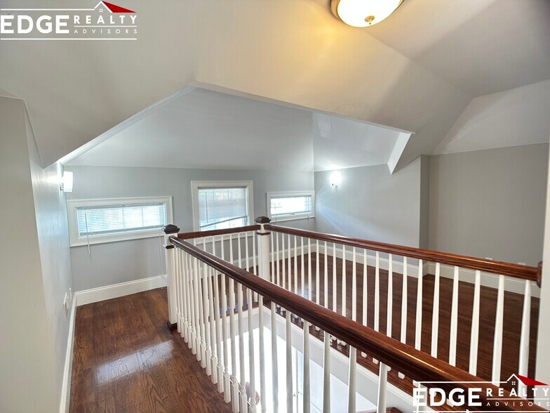 Building Photo - 4 Langley Rd