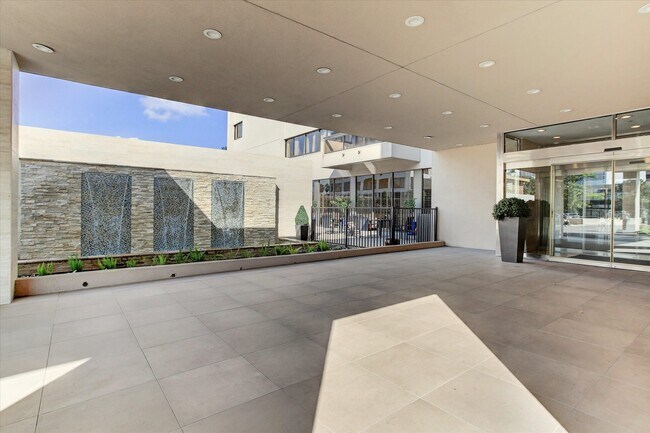 Building Photo - 49 Briar Hollow Ln