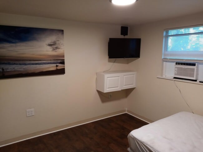 Building Photo - 2737 Garden St