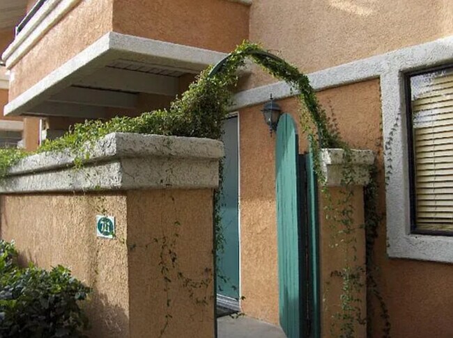 Building Photo - 18806 Mandan St