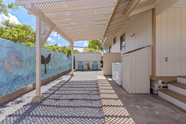 Building Photo - Cozy Cottage in Kihei