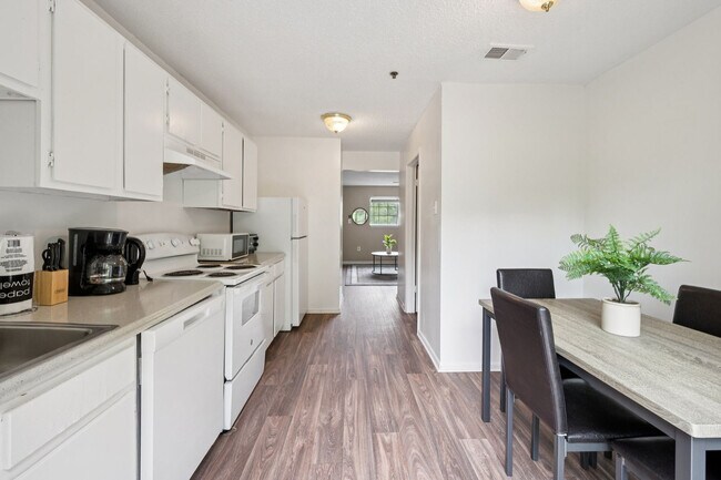 Building Photo - 635 Kenridge Pkwy