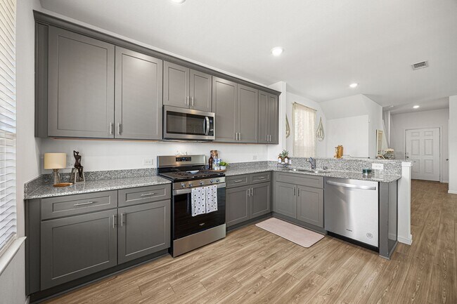 Building Photo - 8207 Star Ter Dr