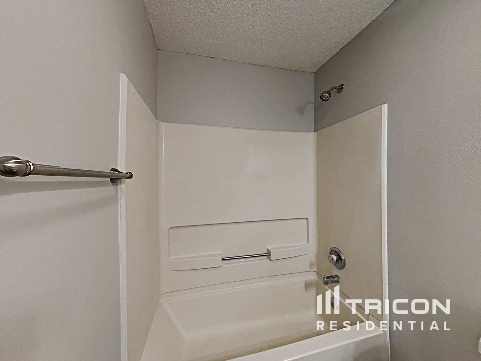 Building Photo - 13452 N Carwood Ct