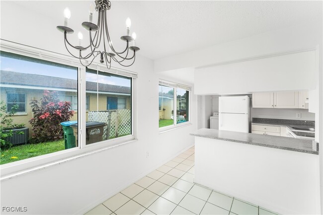 Building Photo - 2927 SE 15th Pl