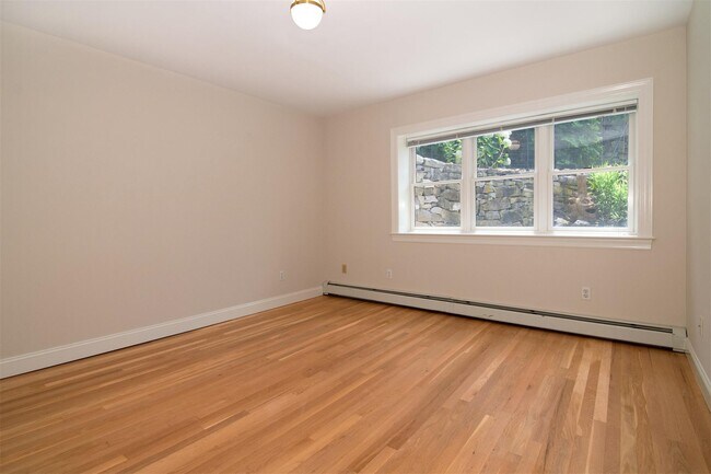 Building Photo - 38 Livingston Ave