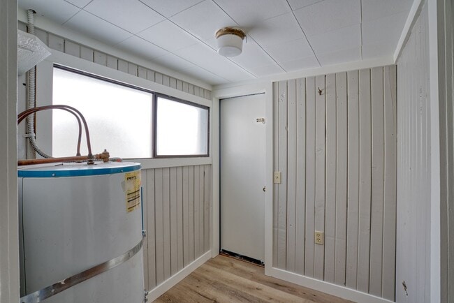 Building Photo - Crisp Remodeled 3-Bdr in Heart of Sisters!