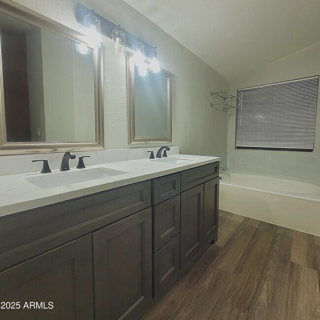 Building Photo - 11001 W Crimson Ln