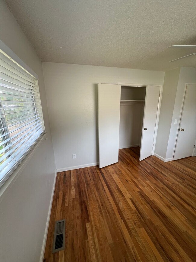Building Photo - Durham 3 bedroom 2 bath Home, MOVE IN SPEC...