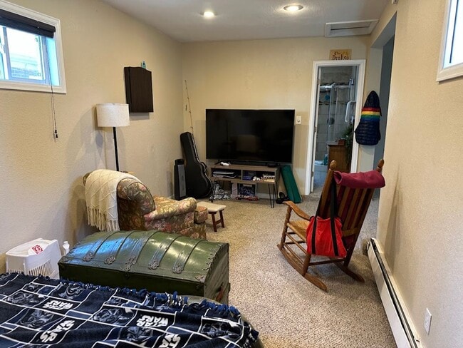 Building Photo - Fantastic Home in City Park North - Has it...
