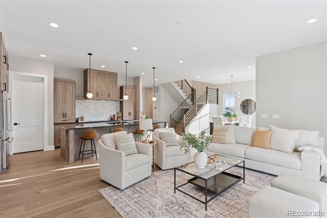 Building Photo - 1426 Swan Peter Dr