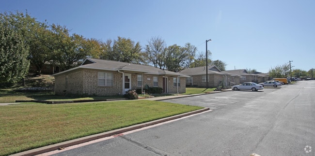 Building Photo - Eagle Ridge Terrace