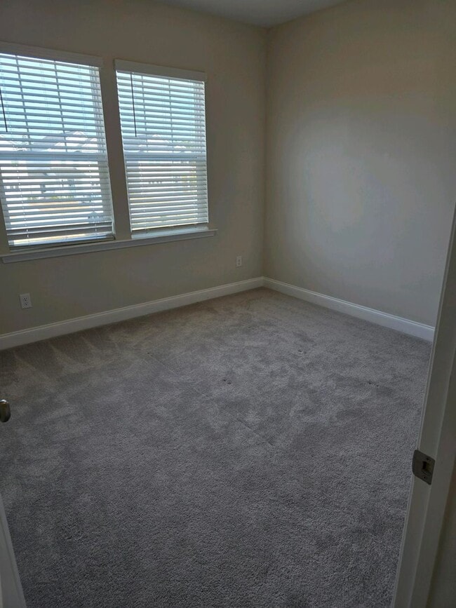 Building Photo - Exclusive 4-Bedroom Home in Hawthorne Landing with Luxury Upgrades & Spacious Amenities!