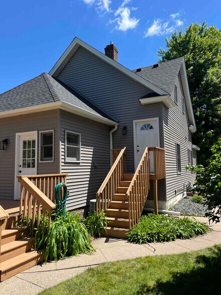 Building Photo - 4230 S 39th Ave