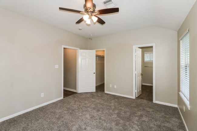 Building Photo - 4966 N Cancun Dr