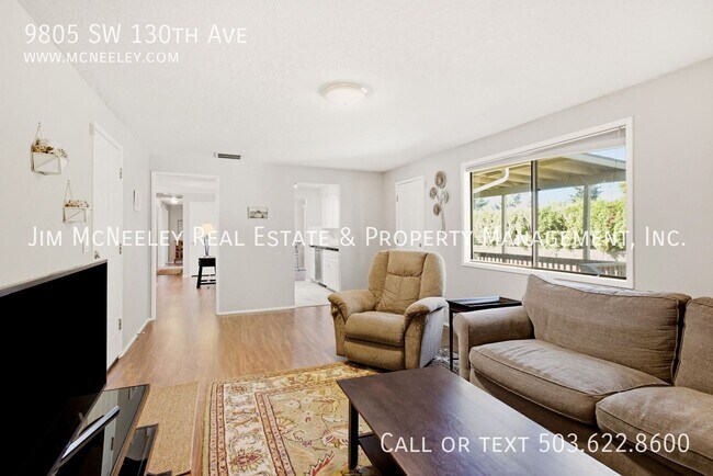 Building Photo - 9805 SW 130th Ave