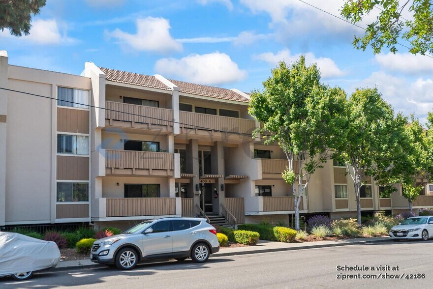 Primary Photo - 400 Ortega Ave