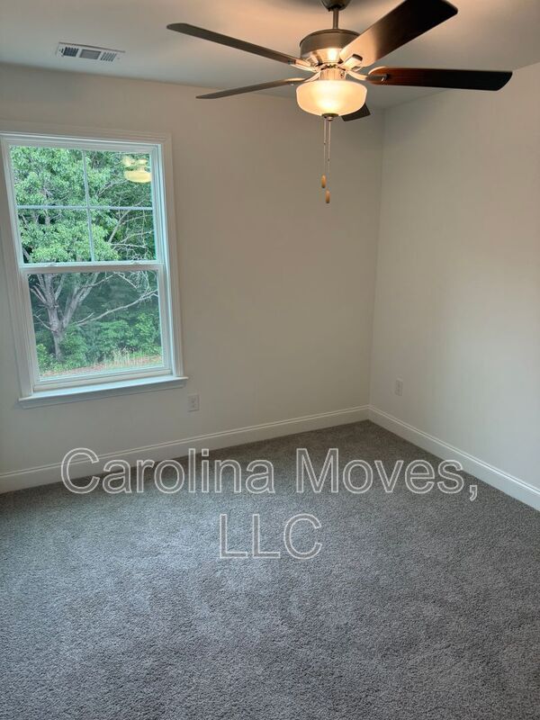 Building Photo - 311 Ponder Rd