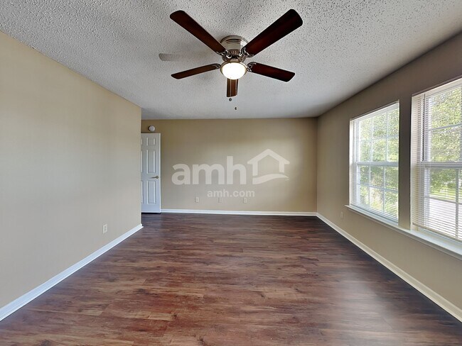 Building Photo - 356 Winterset Way