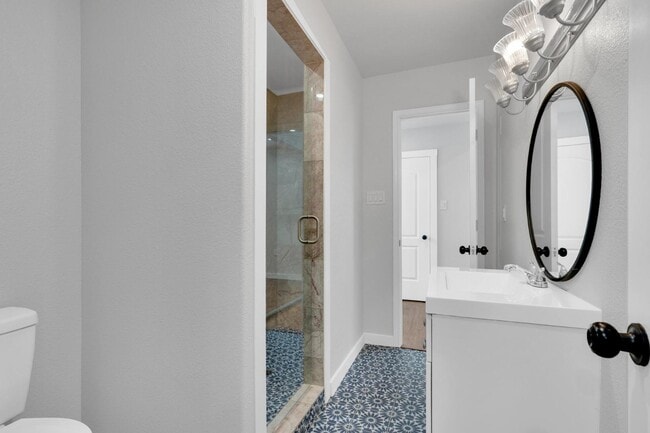 Building Photo - 815 N Seven Points Blvd