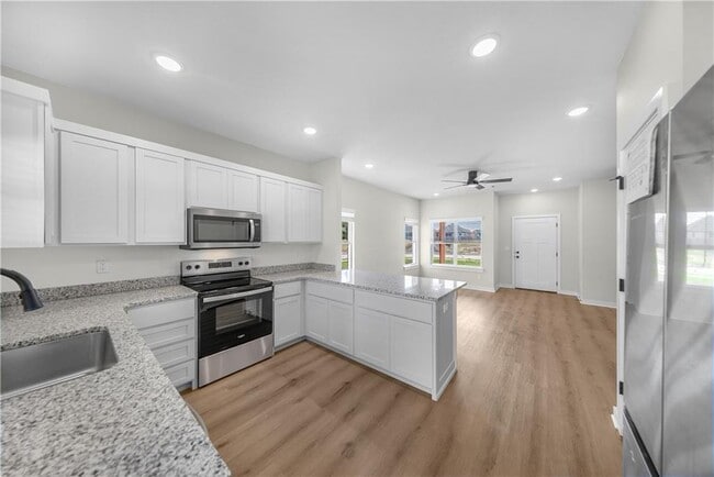 Building Photo - 601 Cosmos St