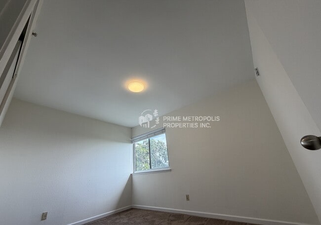 Building Photo - 3830 Fairfax Way