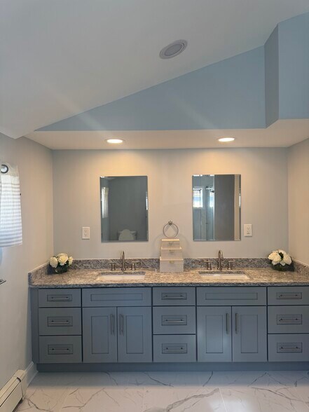 Building Photo - 67 Canal St