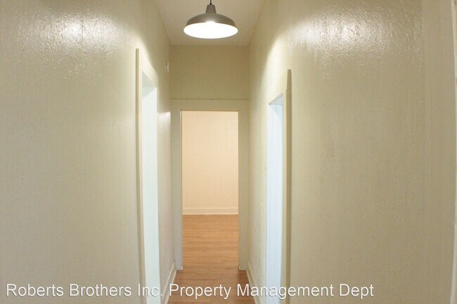 Building Photo - 2 br, 1 bath House - 207 NW 1st Street