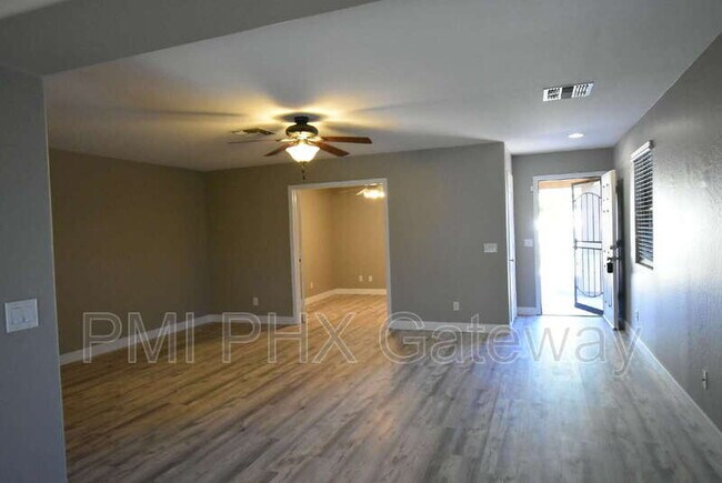 Building Photo - 275 W Santa Gertrudis Trail