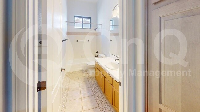 Building Photo - 151 Silverstone Pl