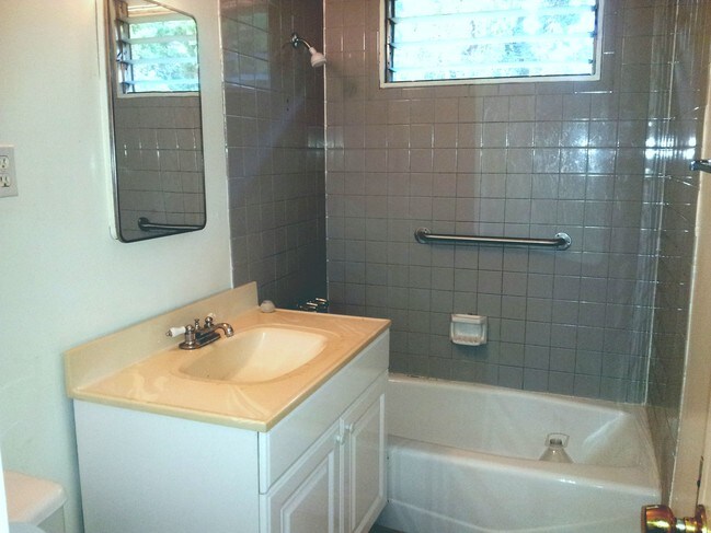 Interior Photo - 20609 Hartland St