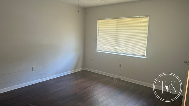 Building Photo - 10710 Egmont Rd