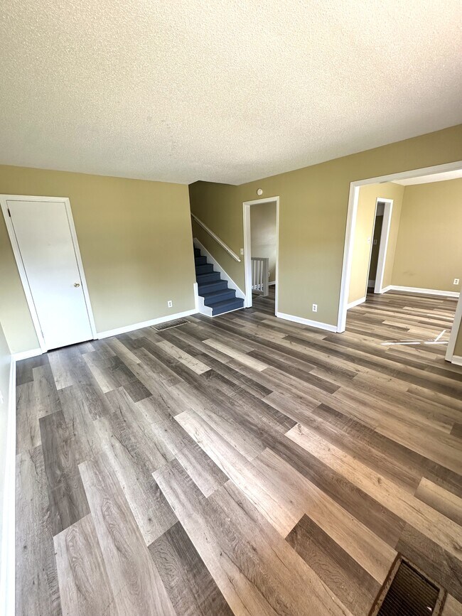 Building Photo - 2408 Powderly Ave SW