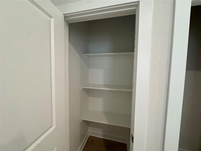 Building Photo - 116 Corn Ln