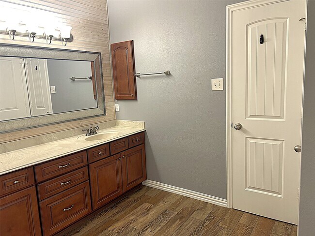 Building Photo - 3027 Sandpiper St