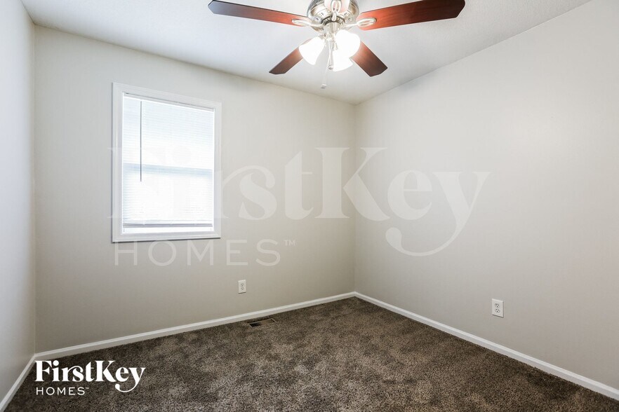 Building Photo - 7504 E 132 Terrace