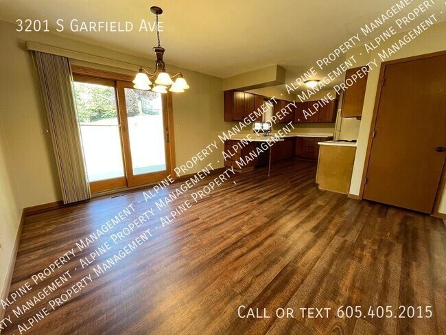 Building Photo - 3201 S Garfield Ave