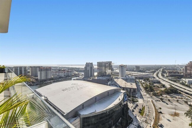 Building Photo - 1000 Water St