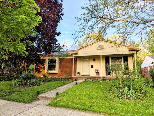 Primary Photo - 2648 Prairie St