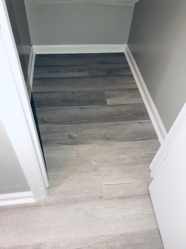 Building Photo - 516 Brent Rd