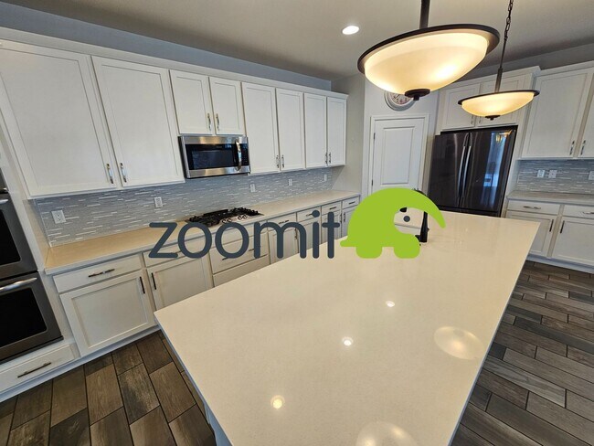Building Photo - Wonderful 5 bedroom home **Coming Soon May 2026***
