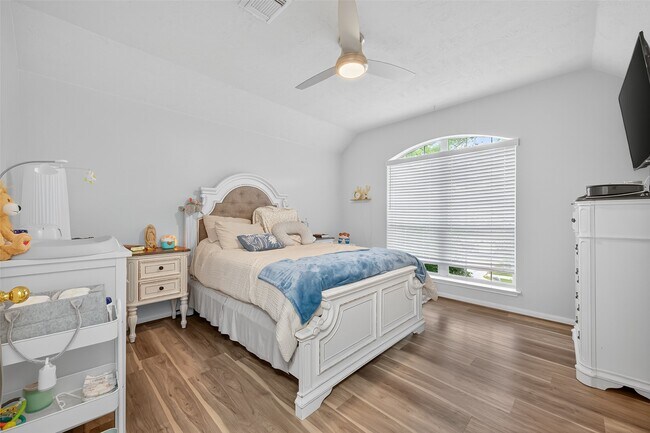 Building Photo - 19343 Dickson Park Dr