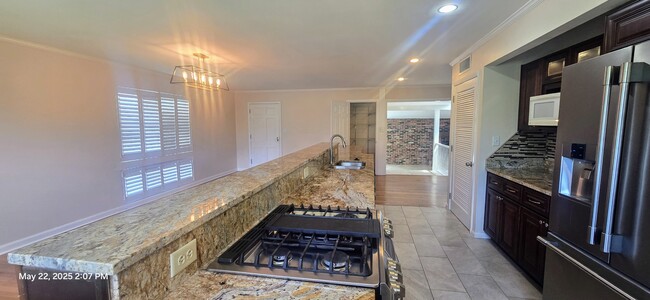 Building Photo - 4 Sewanee Cir