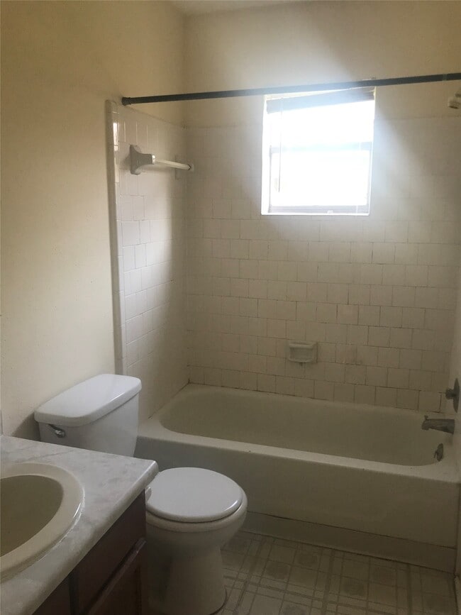 Building Photo - 7311 Caracas Dr