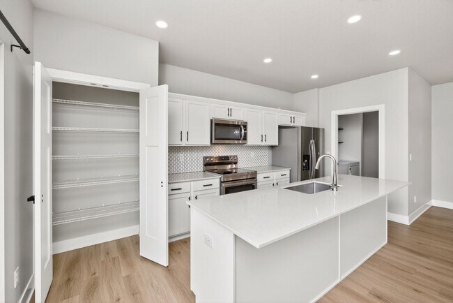 Building Photo - MODERN COMFORT!! 3 Bedroom, 2 Bathroom Home in Ankeny!