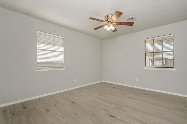 Primary Photo - 6137 Belpree Rd