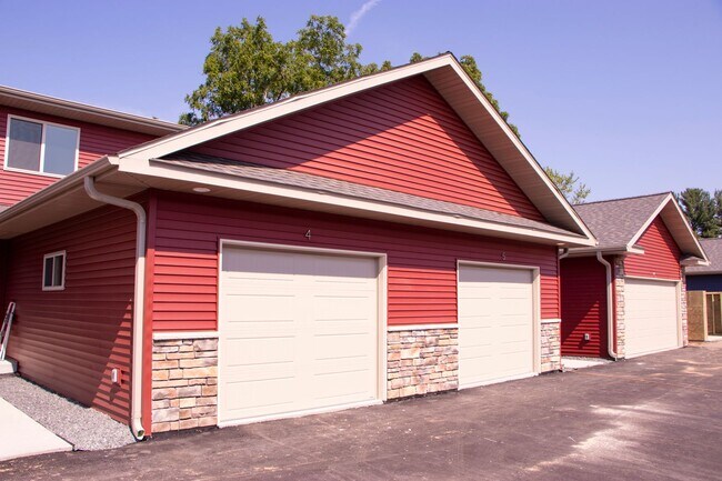 Building Photo - 2 Bed Apartment in Quiet Neighborhood!