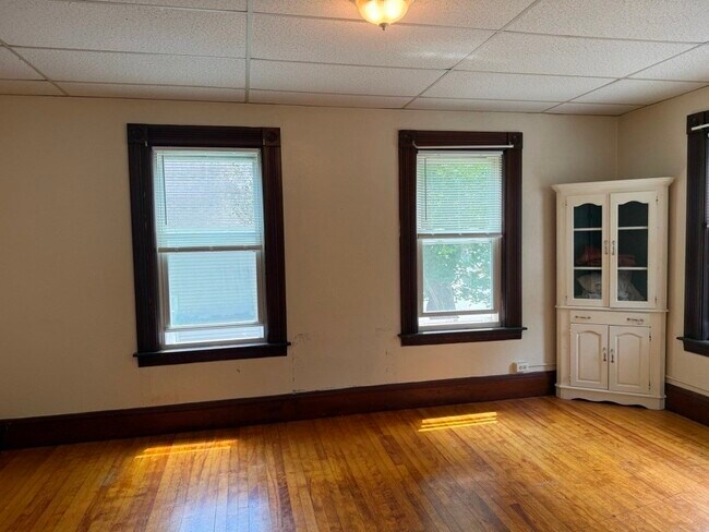 Building Photo - 85 Boyce St