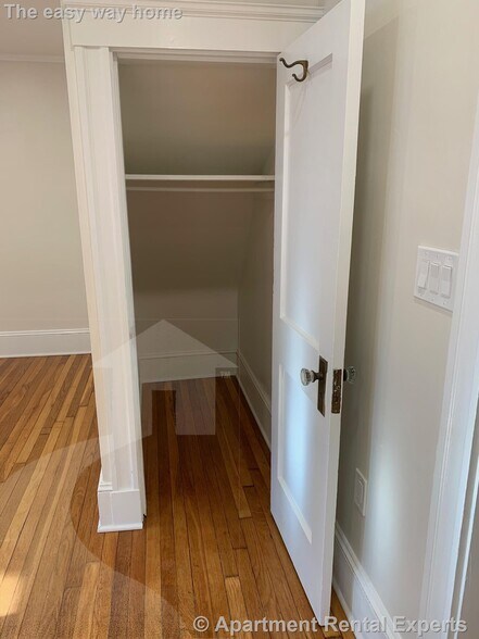 Building Photo - 25 Laurel St